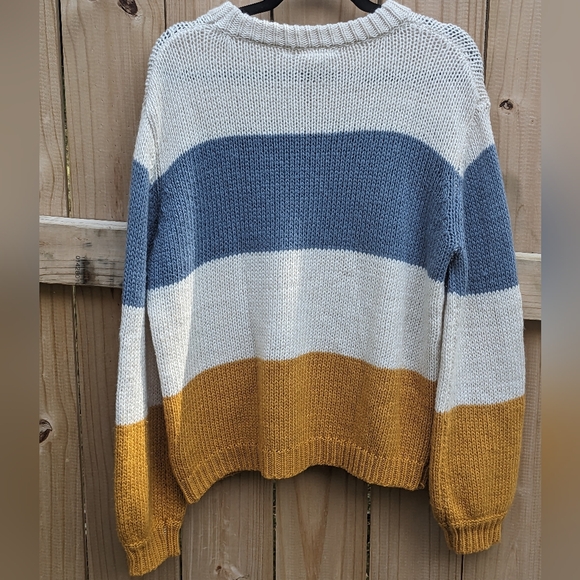 Style Rack Color Block Knit Crew Neck Sweater - Picture 6 of 6